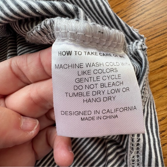 ⭐️ EllandEm Ell and Em Cha Cha Striped Black and White Graphic Tee MEDIUM - Picture 11 of 12